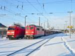 Eher selten sind die Loks der Baureihe 151 auch mal nördlich von Saalfeld im Saaletal anzutreffen. Neben 152 004-8 steht 151 075-9 mit einem Autotransportzug im Bahnhof Göschwitz (Saale), der ab Fahrplanwechsel offiziell Jena-Göschwitz heißt. (09.12.2010)